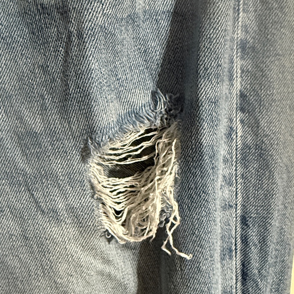 All Saints Amy Destroyed Girlfriend Jeans in Light Wash Size: 28 Inseam: 28” - Picture 6 of 9